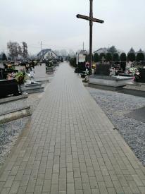 Wyremontowane alejki na cmentarzu komunalnym w Jawiszowicach